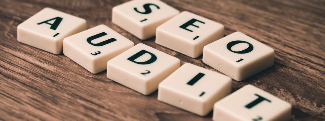 Comparação entre SEO e tráfego pago para empresas