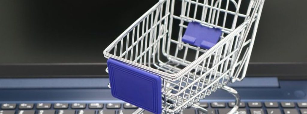 Comparação entre loja virtual e site institucional