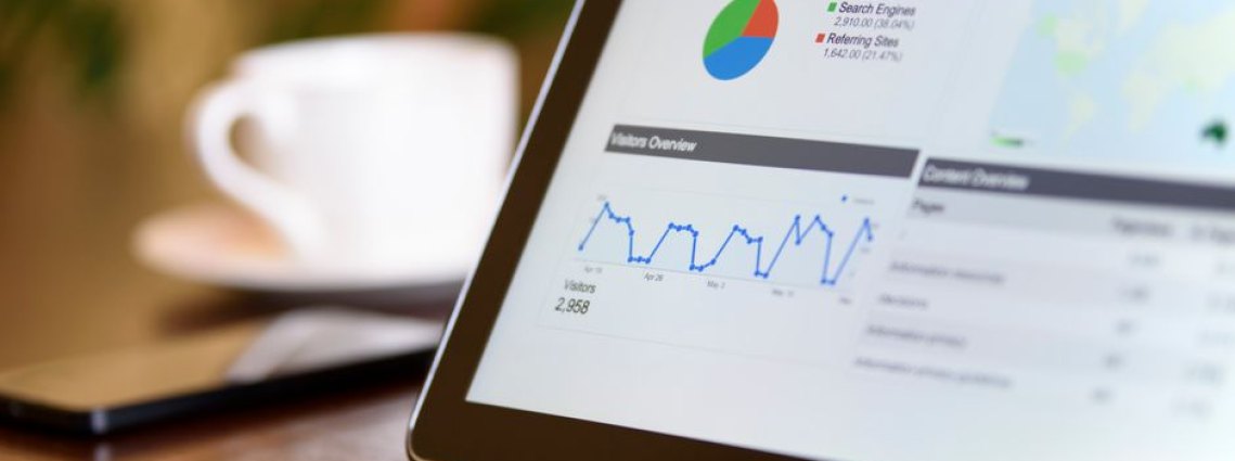 Representação de ferramentas de IA aplicadas ao marketing digital.